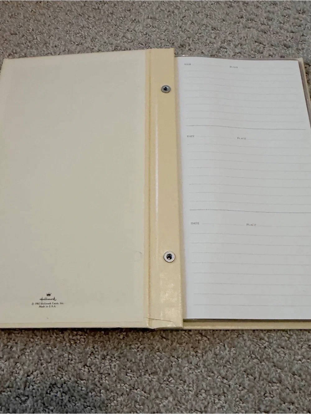 Vintage Hallmark 1982 Embossed Ivory Seashell Photo Album Holds 48 Pics 3.5 x 5